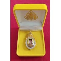 ราคา เข็มกลัดล้อมเพชร พระบรมฉายาลักษณ์ในหลวง ร 10 พร้อมกล่อง (14392882861)