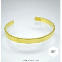 ราคา 300 กำไลข้อมือสแตนเลส กว้าง 6 mm กำไลแฟชั่น มี3สี สแตนเลสแท้ สีสด ไม่ลอกไม่ดำ โดนเหงื่อโดนน้ำได้ ไม่ลอก (14958197650)