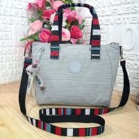 ราคา กระเป๋าสะพาย Kipling women s amiel handbag รุ่น K15371 แบรนด์แท้ กระเป๋าถือหรือสะพายข้างได้ (1192832523)