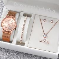 ราคา Women Watches Fashion Heart Dial Plastic Band Quartz Wrist Watch Diamond Jewelry Set (21052894545)
