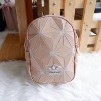 ราคา ADIDAS 3D MINI BACKPACK แบรนด์แท้ กระเป๋าเป้สะพายหลัง ใบเล็ก ด้านหน้าติดโลโก้แบรนด์ (2277914329)