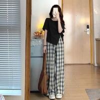 ราคา ชุดเซ็ท 2 ชิ้น ผญ ใหม่สไตล์เกาหลีแฟชั่นแขนสั้นกางเกงลายสก๊อตกางเกงขายาวขากว้างชุดสองชิ้น 2 ตัวเลือกสี (15791591724)
