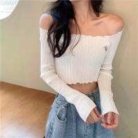 ราคา Kimi พร้อมส่ง เสื้อปาดไหล่ ครอปเเขนยาว ผ้าร่อง เสื้อไหมพรมแขนยาว ปาดไหล่ใส่ได้สองแบบ (19212024808)