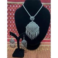 ราคา ชุดสร้อย ต่างหู เงินรมดำ เงินขาว สีทองใส่กับชุดไทยสวยๆ (21310567110)
