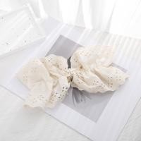 ราคา ลูกไม้ฝรั่งเศสสีอ่อนกิ๊ฟติดผมโบว์ขนาดใหญ่ใหม่หรูหราฤดูใบไม้ผลิที่หนีบคลิปหนีบผมกิ๊ฟติดผมเครื่องประดับผมแฟชั่น (21275396380)