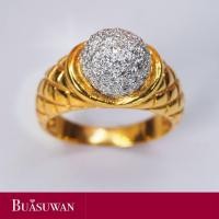 ราคา แหวนเพชร แบบเพชรกระจุก ด้านข้างมีลวดลาย ตัวเรือนทองคำ 18K เป็น item เหมาะสวมได้ในทุกๆ โอกาส (17026939807)