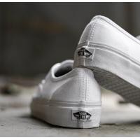 ราคา Vans Authentic สีขาว Classic White แท้100 พร้อมส่ง สินค้ามีกล่อง (17440445339)