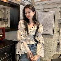 ราคา เสื้อครอปปาดไหล่แขนยาวใส่แขนตกก็ได้มีแขนก็ดี แต่งจั้มแขน เข้ารูปสะดุดตา ลายดอกผูกเชือกอก ปังสุด (12197585465)