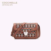 ราคา COCCINELLE กระเป๋าสะพายผู้หญิง รุ่น MARVIN TWIST MONOGRAM CROSSBODY BAG 150101 สี MULT GELSO BRUL (21017115913)