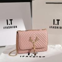 ราคา กระเป๋าทรงสี่เหลี่ยมขนาดเล็กมีพู่ตกแต่งด้วยกวางตัวเล็กกระเป๋าสายโซ่สะพายไหล่เดียวกระเป๋าแฟชั่นใหม่ (20962027933)