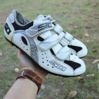 ราคา ส่งฟรี รองเท้าจักรยาน SIDI Zeta Size 43EU Hi tech carbon silver synthetic leather cycling shoe (21158688442)