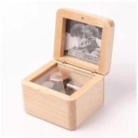 ราคา กล่องดนตรีไขลานเครื่อง Sankyo จากประเทศญี่ปุ่น เลือกเพลงได้ ส่งฟรี มีรับประกัน Maple Photo box (2500088719)