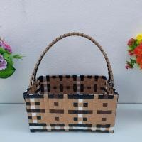 ราคา กระเช้าสานเส้นพลาสติก ตะกร้าสานเส้นพลาสติก ตระกร้าสานเส้นพลาสติก ที่จับโครงลวด หลายขนาด วัดจากขอบปากตะกร้า (12294255194)