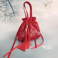 ราคา กระเป๋าใส่ชุดฮั่นฝูแบบดั้งเดิมสไตล์จีนกระเป๋าสะพายไหล่สะพายข้างสไตล์โบราณกระเป๋าใบบัวปักลายแบบถือแมทช์ลุคง่ายสีแดงสีเขียว (14693988821)