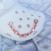 ราคา สายโซ่รองเท้าแตะ เครื่องประดับโลหะใหม่จี้รูปจระเข้ โลหะแบบทำมือ ไข่มุก หมุดย้ำ พังค์ เพชร อัญมณี โซ่ชุดรองเท้าเครื่องประดับ (20045649688)