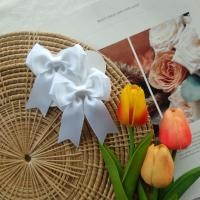 ราคา กิ๊บโบว์ติดผมนักเรียน สีขาว ราคา 1คู่ (19993189405)