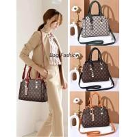 ราคา กระเป๋าสะพายข้าง กระเป๋าถือ ผู้หญิง กระเป๋าแฟชั่น รุ่น A01 มี 4สี (6410994858)