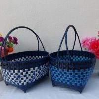 ราคา กระเช้าสานเส้นพลาสติก ตะกร้าสานเส้นพลาสติก ตระกร้าสานเส้นพลาสติก ทรงวงรี ที่จับโครงลวดขนาดใหญ่ และเล็ก (19976829372)