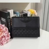 ราคา กระเป๋าสะพาย Tory Burch Fleming Convertible shoulder bag มีมาให้ช้อปอีกแล้วค่ะสาวๆ กับทรง Quilted Clutch (4291808318)