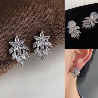 ราคา ต่างหูหนีบ ดอกไม้เพชร สำหรับคนไม่เจาะหู แป้นขดลวด (21190172651)