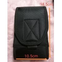 ราคา ซองกากบาทสำหรับใส่สองช่อง ใส่มือถือหรือใส่ของที่ขนาดใกล้เคียง มีสีดำ เขียวขี้ม้า ลายพราน แบบร้อยเข็มขัด ด้านในเป็นซับนุ่ม ตีนตุ๊กแก หลายขนาด สามารถดูขนาดโดยประมาณเป็น cm ได้ตามภาพ (10301707208)