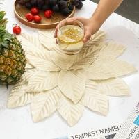 ราคา แผ่นรองจานลายดอกไม้และใบไม้เทียมสีทองสำหรับอาหารค่ำพรมดอกไม้กลวงออกสำหรับของตกแต่งโต๊ะงานแต่งงานในวันหยุดเทศกาลคริสต์มาส (19653419825)