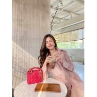 ราคา 2360 เชิ้ตนิรา เชิีตผ้าแก้วแขนยาว เชิ๊ตแฟชั่นเกาหลี เสื้อเชิ๊ตงานป้ายAPHI เสื้อเชิ๊ตคอปกแขนยาวอก38 (18690436600)