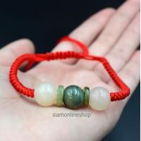 ราคา JADE ด้ายแดงมงคล ประดับหยกพม่าแท้ ปรับขนาดข้อมือได้ รุ่น siam hm1004 by siamonlineshop (7498783936)