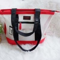 ราคา กระเป๋าถือ สะพายไหล่ Guess shopping bag รุ่นตาข่ายแบบนิ่ม ด้านหน้าติดโลโก้แบรนด์ (1353460938)