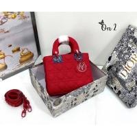 ราคา กระเป๋าสะพาย Dior lady รุ่นอัมตะ ทำจากหนังแกะแท้เคลือบเมทัคลิค รุ่น ตัวแม่งานสวยค่ะ ตัดเย็บดีเดินด้ายสวย เป็นอีกหนึ่งไอเทมที่สาวๆรักการแต่งตัวต้องไม่พลาด อุปกรณ์ box Size 8 (21245654274)