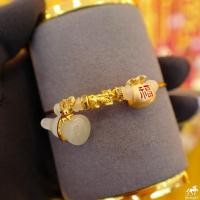 ราคา ข้อมือปี่เซียะทองคำแท้แพนโดร่า V 7 เกลียวทองเหลือง น้ำเต้าดูดทรัยพ์ น้ำหนักทอง 0 1 0 15 กรัม ทองคำแท้ 99 99 (14835611279)
