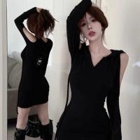 ราคา ชุดเดรสแขนยาว เดรสสั้นเว้าหลัง มีฮู้ด โชว์ไหล่ มีสองสี ผ้ายืดตามตัว แนวเซ็กซี่ ฮิตมากในตอนนี้ 934 (20454526050)