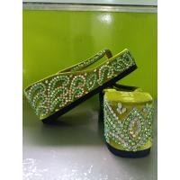 ราคา รองเท้ากำมะหยี่พม่าส้นเตารีดปักเพชรสีเขียวcropicana (15561192939)
