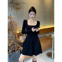 ราคา Zero shop พร้อมส่ง Zero J172 ชุดเดรสแขนยาวไหมพรม ทรงรัดรูป กระโปรงพลีส C (20898053973)