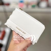 ราคา CHARLES KEITH Wavy Trim Zip Wallet White รหัสสินค้า CK6 10770618 กระเป๋าใส่บัตร card holder (19596313646)