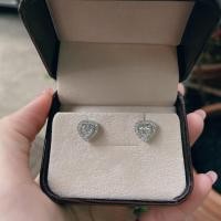 ราคา Titapa jewelry ต่างหูเพชรหัวใจ 75 ตัง ล้อมเพชร ดีไซน์มาใหม่ น่ารักมาก งานสวยปราณีตละเอียดมากเพชรสวยคัดทุกเม็ดน้ำ100 น้ำลึก เพชรสวยเล่นไฟระยิบระยับเหลี่ยมเพชรH Aตัวเรือนมีน้ำหนักแข็งแรงแบบทันสมัยโดดเด่