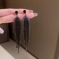 ราคา ต่างหูระย้าใหม่เข็มเงินต่างหูเม็ดกลมปลายแหลมสำหรับผู้หญิงประดับมุกดอกไม้ประดับด้วยเพชรหรูหราเบาๆสไตล์ยุโรปและอเมริกา (18595083301)