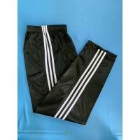 ราคา พร้อมส่งตัวล่ะ 99 บาท กางเกงวอร์มราคาถูกมาก ผ้าวอร์มม่องตากู ไม่หนาไม่บาง ใส่สบายมาก แถบขาว3แถบ ดำกุ้นแดง (19371946845)