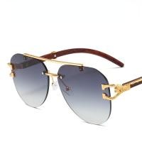 ราคา GENTLE MOSCOT แว่นกันแดดพังค์เทรนด์แฟชั่นตะวันตกแว่นตากันแดดนักบิน ขาลายไม้ไร้กรอบ (20814867323)