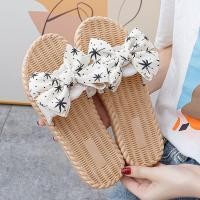 ราคา รองเท้าแตะผู้หญิง ลายโบว์ รองเท้าแตะยางพื้นนุ่มใส่สบาย มี2สี สีขาว สีเขียว (20790942615)