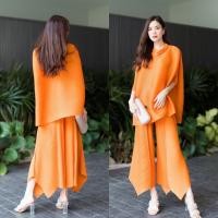 ราคา ชุดเซตผ้าอัดพลีท AA Premium เสื้อแพตเทิร์น Oversize ใส่หลวม สบายๆ ด้วยดีเทลคอปีน แขน 3 ส่วน ด้านหน้า สั้นหว่าชายหลังเล็กน้อย เพื่อความเก๋กรุบ กางเกงทำทรง 6 เหลี่ยม อัดพลีทแน่นๆ ด้วยเทคนิคพิเศษ แบบงานแ