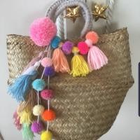 ราคา เป๋าถือแบบสาน สไตล์ 4friends วัสดุเป็นหญ้าทะเลสีธรรมชาติ แต่งด้วยพู่ห้อยสีพาสเทลหวาน ๆ พับเก็บได้ น้ำหนักเบามาก (1298924651)