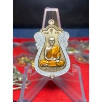 ราคา NO 52 หลวงพ่อพัฒน์ วัดห้วยด้วน รุ่นรวยเมตตาบารมี๙๙ เนื้ออัลปาก้าซาติน ลงยา รับประกันพระแท้ สนใจสอบถามแอดมินได้เลยครับ (17315864135)