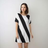 ราคา Closet Crush Mini striped mini dress with short sleeves Black and White มินิเดรสแขนสั้นลายทาง (21119023526)