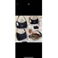 ราคา Guess กระเป๋าผ้า สะพายข้าง ทรงพอช 2 สาย (16604937703)