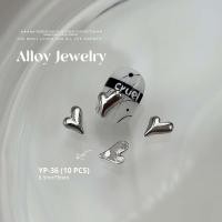 ราคา อะไหล่เล็บลายคลาสสิก เท่ห์ๆ มีให้เลือกถึง 5 แบบ 1 ซองมี 10 ชิ้น พร้อมส่ง (21081464468)