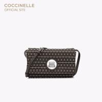 ราคา COCCINELLE กระเป๋าสะพายผู้หญิง รุ่น LIYA MONOGRAM MINI CROSSBODY POCHETTE 55N701 สี MULTIC BARK BARK (21018738292)