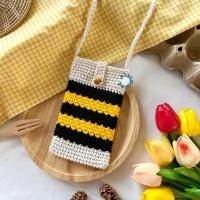 ราคา pmncrochet กระเป๋าถักใส่โทรศัพท์ ผสมไหมพรม ลายไทย กระเป๋าถักใส่มือถือ สีทูโทน พร้อมส่ง (19897573607)