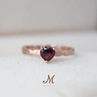 ราคา Meena Gems แหวนพลอยแท้โกเมน สีแดงเข้ม ตัวเรือนเงินแท้925ชุบทอง พลอยแท้เสริมดวง พลอยประจำวัน (20386095470)