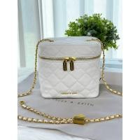 ราคา กระเป๋าสะพายข้าง charles and keith 6 นิ้ว (19489614565)